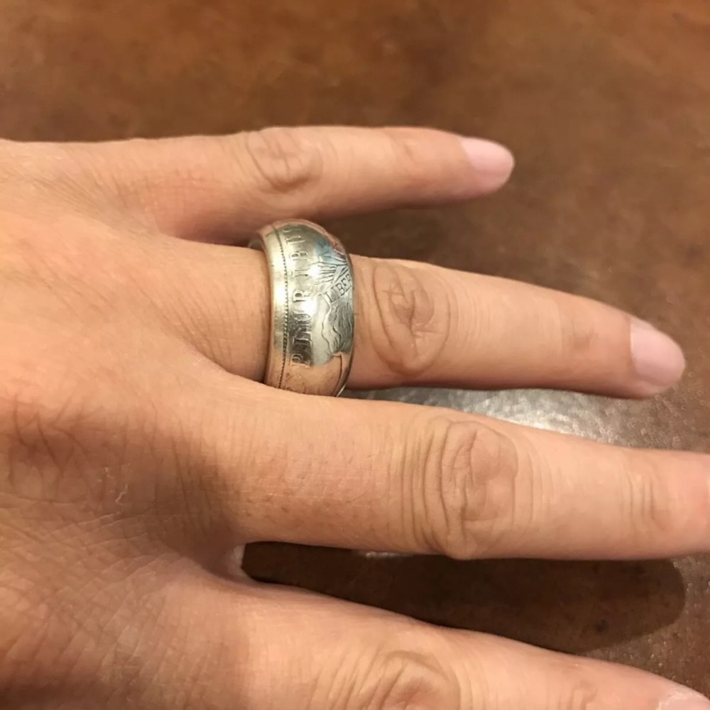 E Pluribus Unum 1921 One Dollar Coin Ring